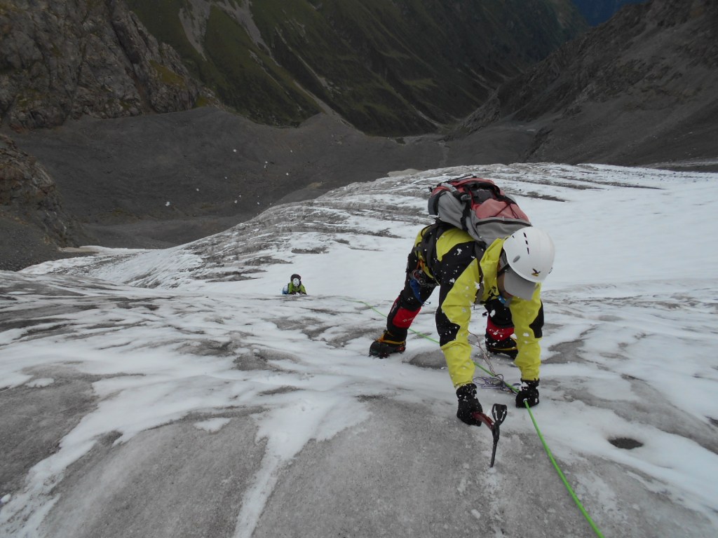 Kyrgyzstan-Cordillera Terskey Ala-Too: Gto Pic (4205m)