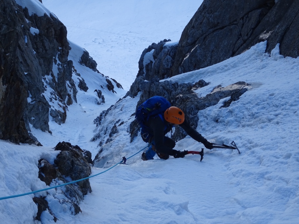 Alpinismo Pirineos: Corredor Jean Arlaud (AD) al Pico Posets