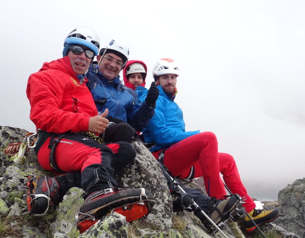 Alpinismo Pirineos: Valle de Aragon-Punta de las Negras (2459m)