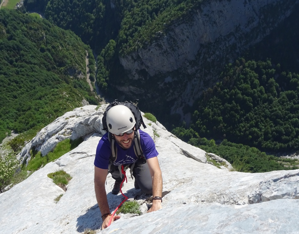 Escalada en roca en Pirineos: Peña Ezkaurre, Arista Este (800 m,D)