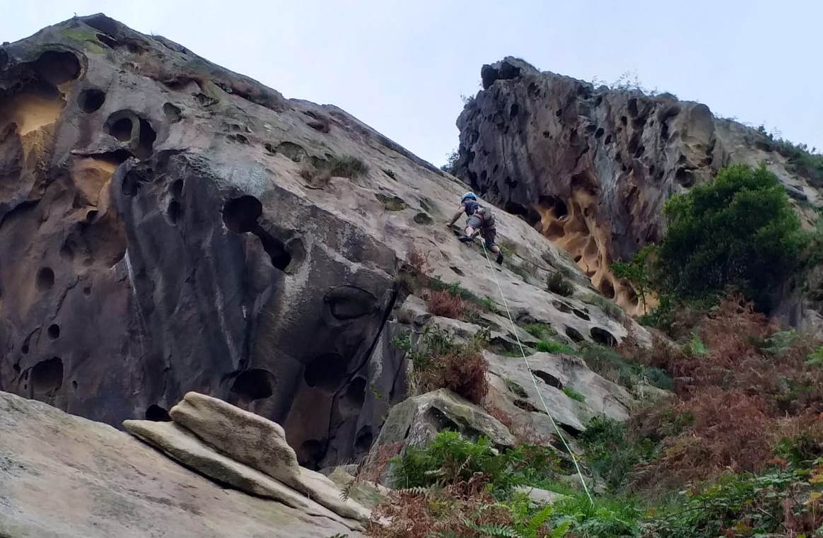Faro de la Plata-escalada en roca: Gokyo bidea (235 m,5º+)