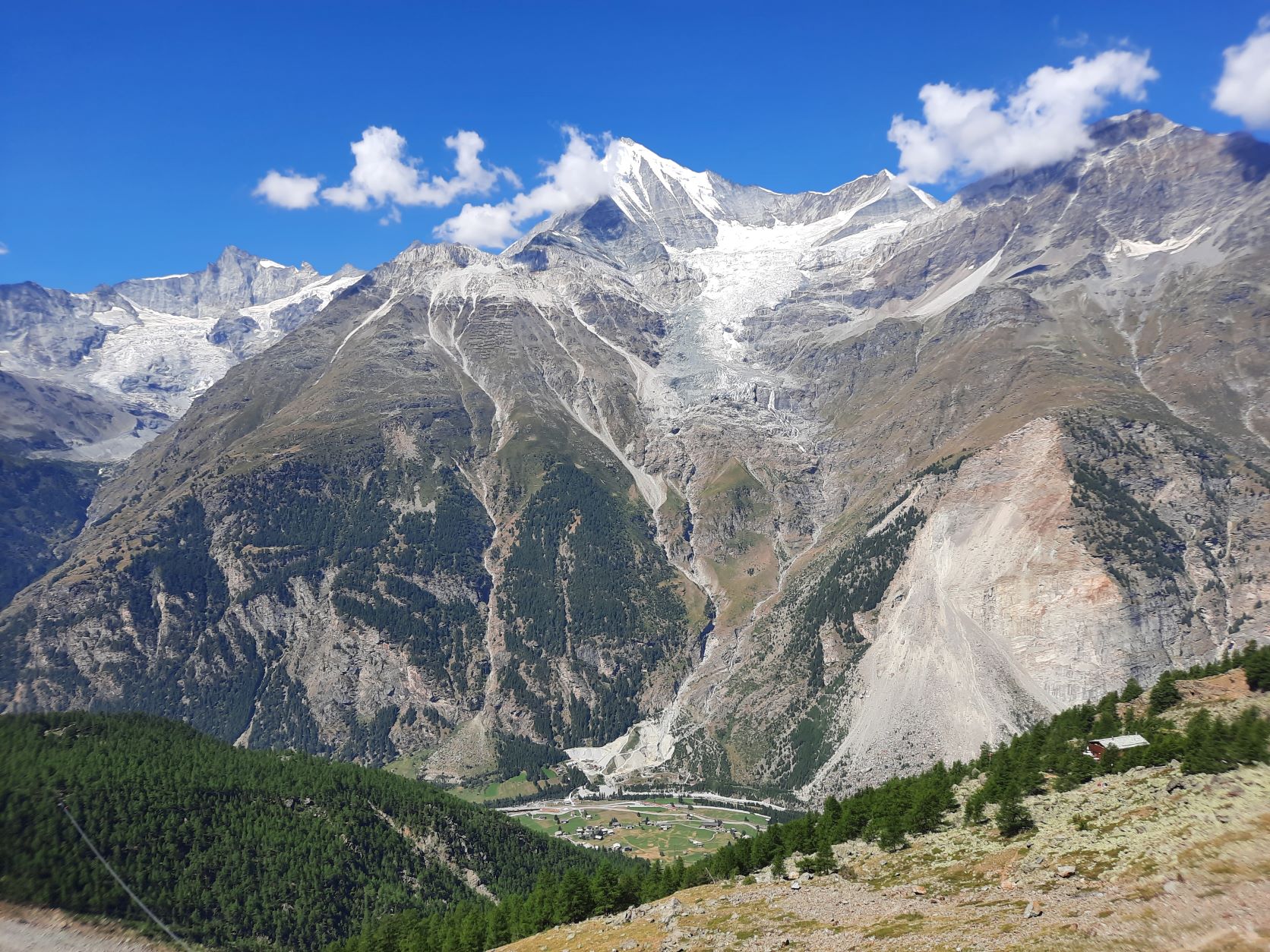 Alpes suizos: Saastal: Weissmies (4023m)-Mattertal: Dom de Mischabel (4545m)