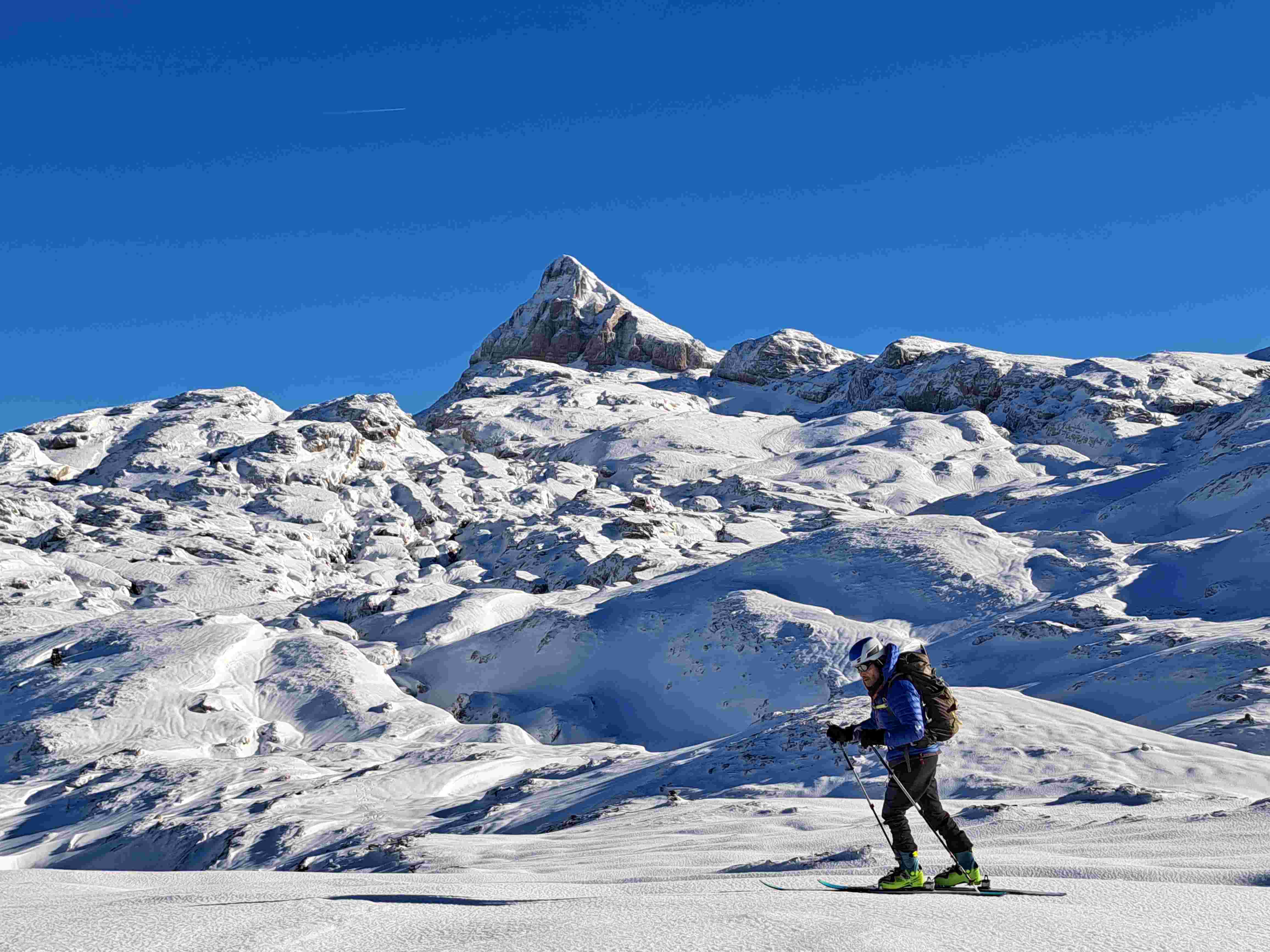 Pirineos: Esqui de montaña en el valle de Belagua / Karst de Larra