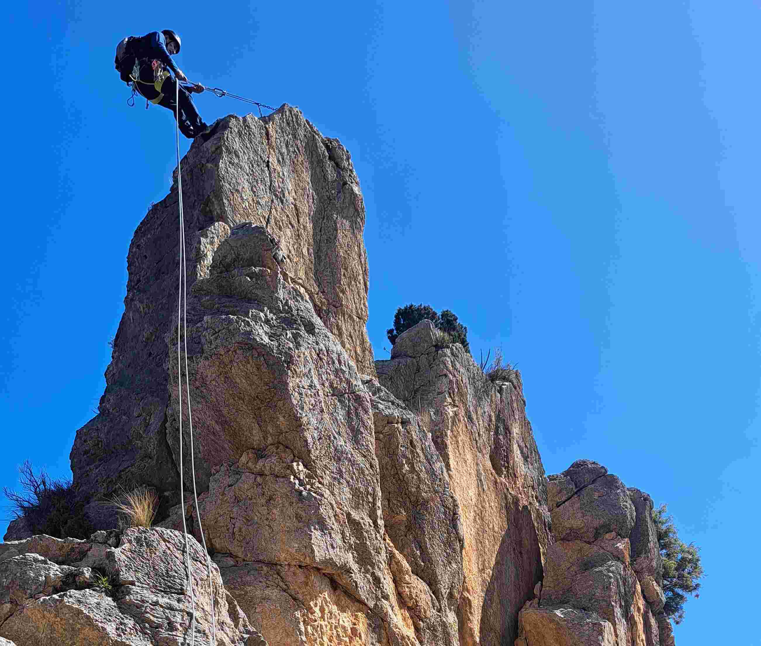 Escalada en roca: Cresta Urquiza-Olmo (600m/5º+)-Congost de Montrebei