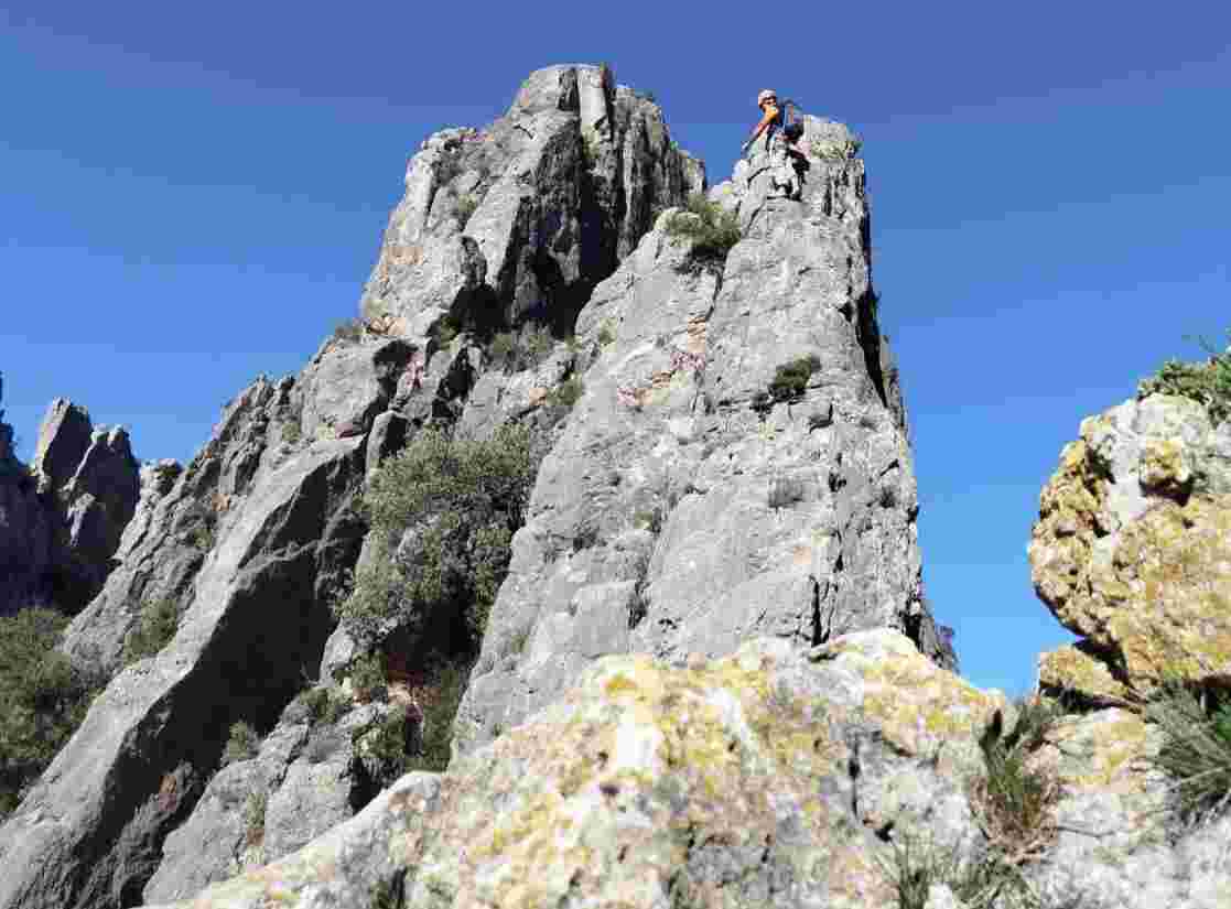 Escalada en roca: Cresta Urquiza-Olmo (600m/5º+)-Congost de Montrebei