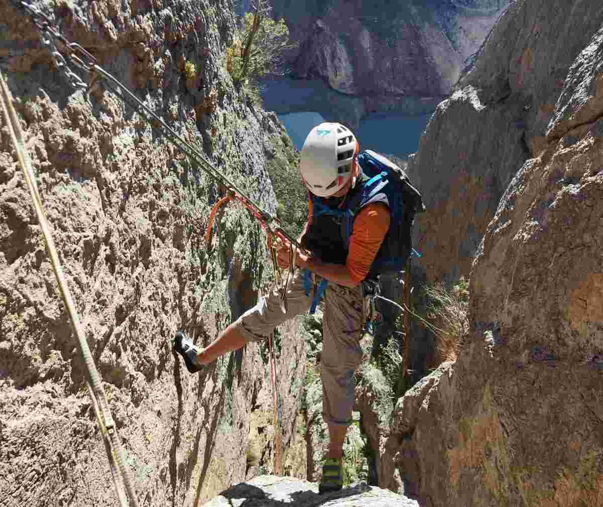 Escalada en roca: Cresta Urquiza-Olmo (600m/5º+)-Congost de Montrebei