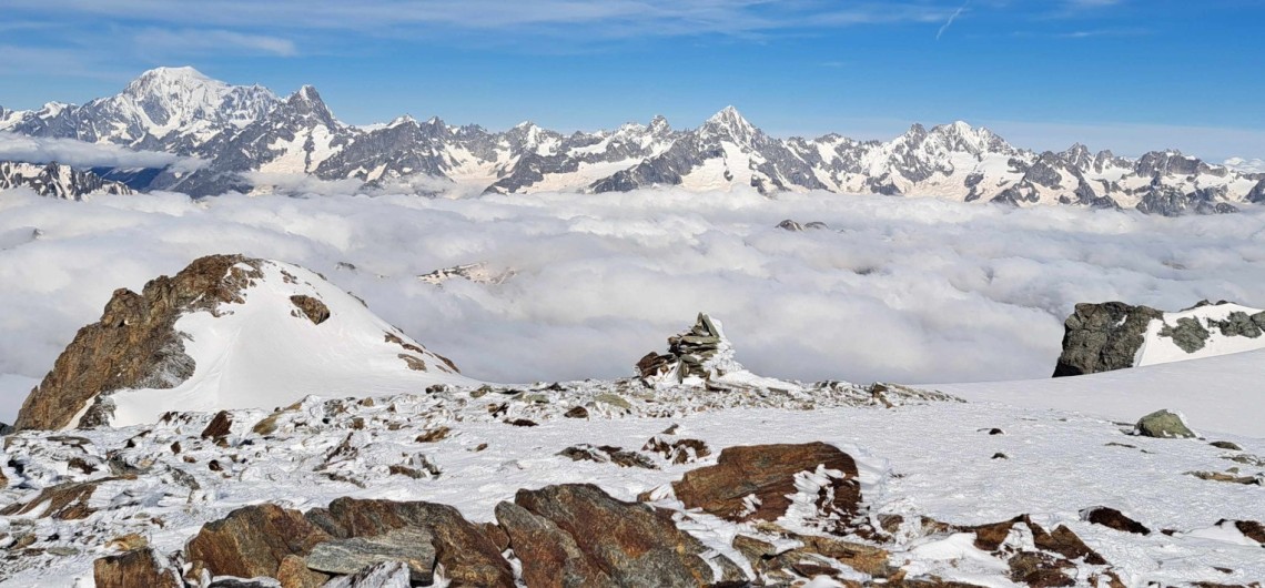 Alpes Suizos: Valais / Oberland Bernes: Mont Velan (37209m-Monch (4107m)