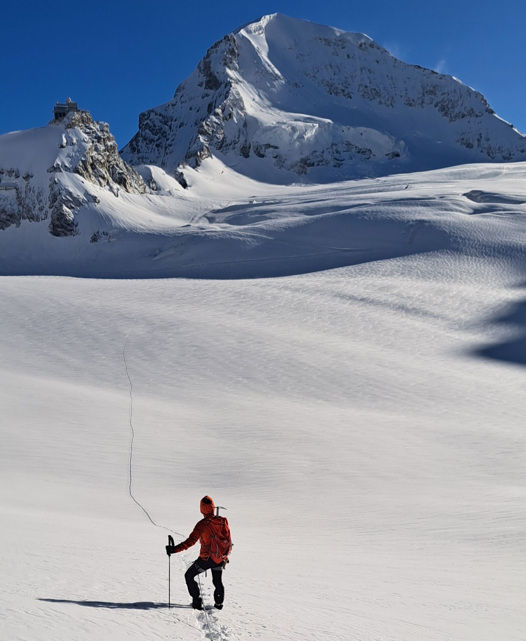 Alpes Suizos: Valais / Oberland Bernes: Mont Velan (37209m-Monch (4107m)