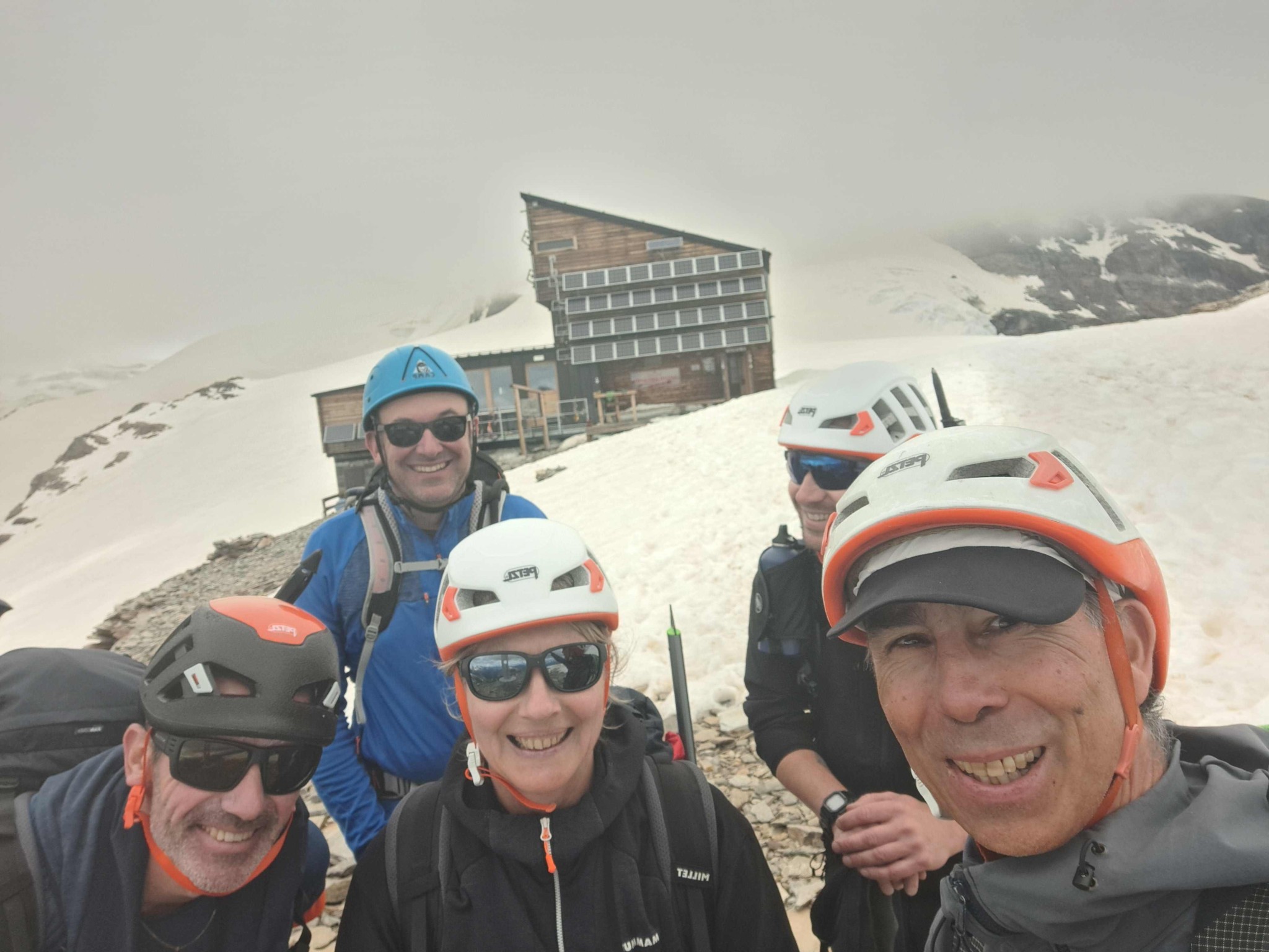 Alpes italianos/Valle de Aosta:Gressoney-Rifugio Q.Sella-Castor-Punta Indren