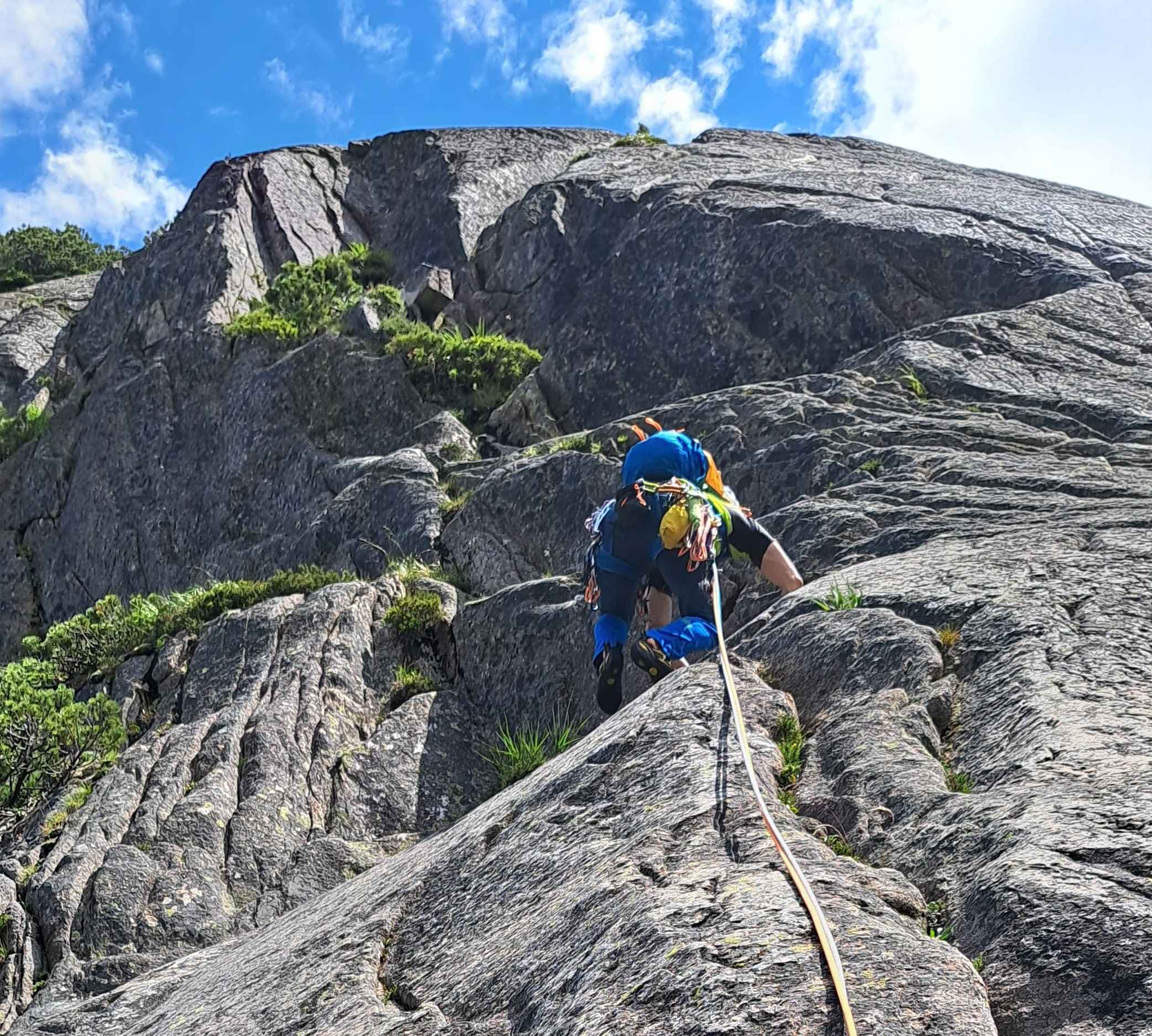 Grimselpass:Fair hands (330m/6ºA+)/Sanetsch: Au bord du vide (250 m/6ºA)