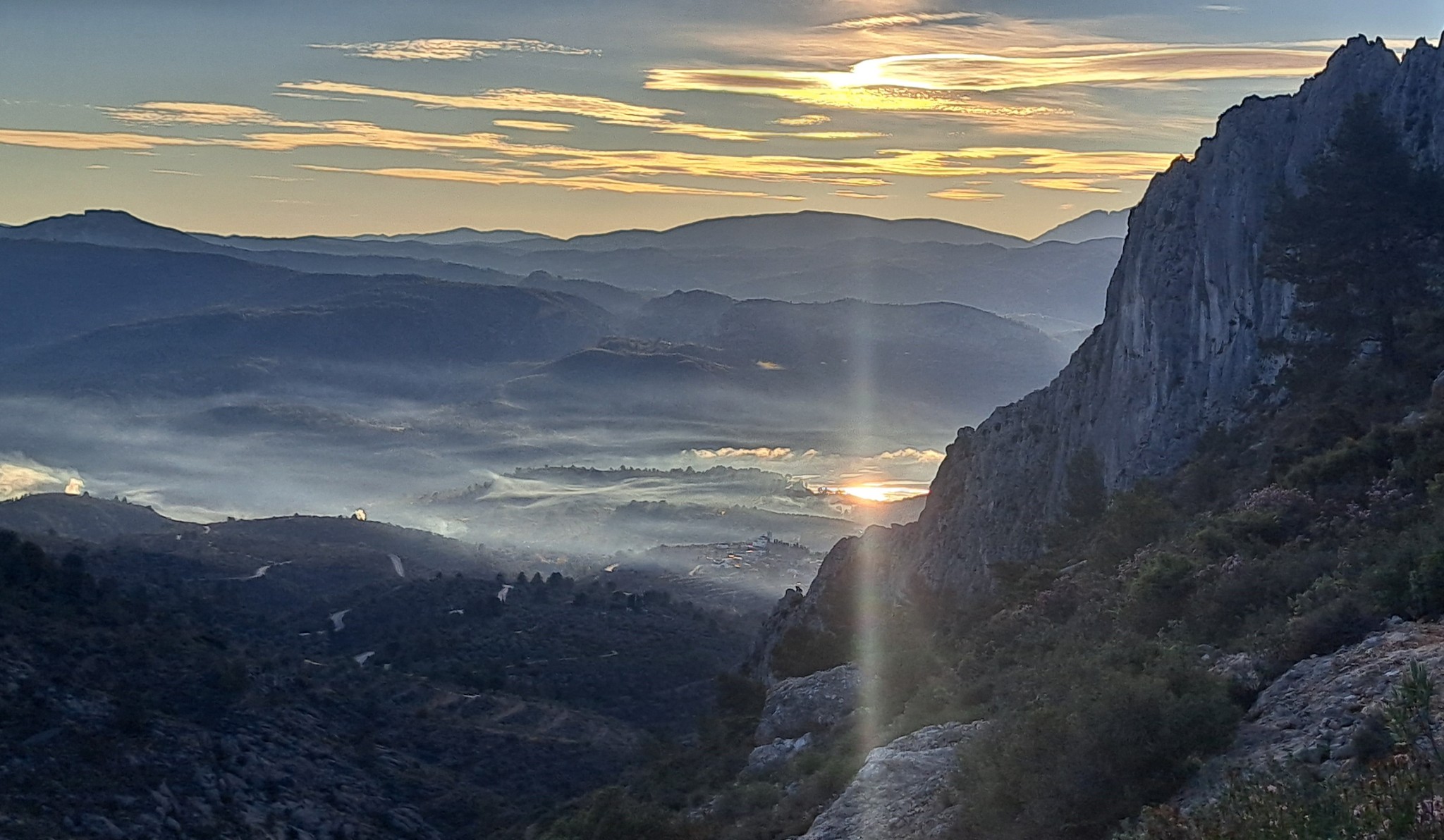 Cresta de Benicadell (900m/4º`)-Escalada en roca en ele mediterraneo