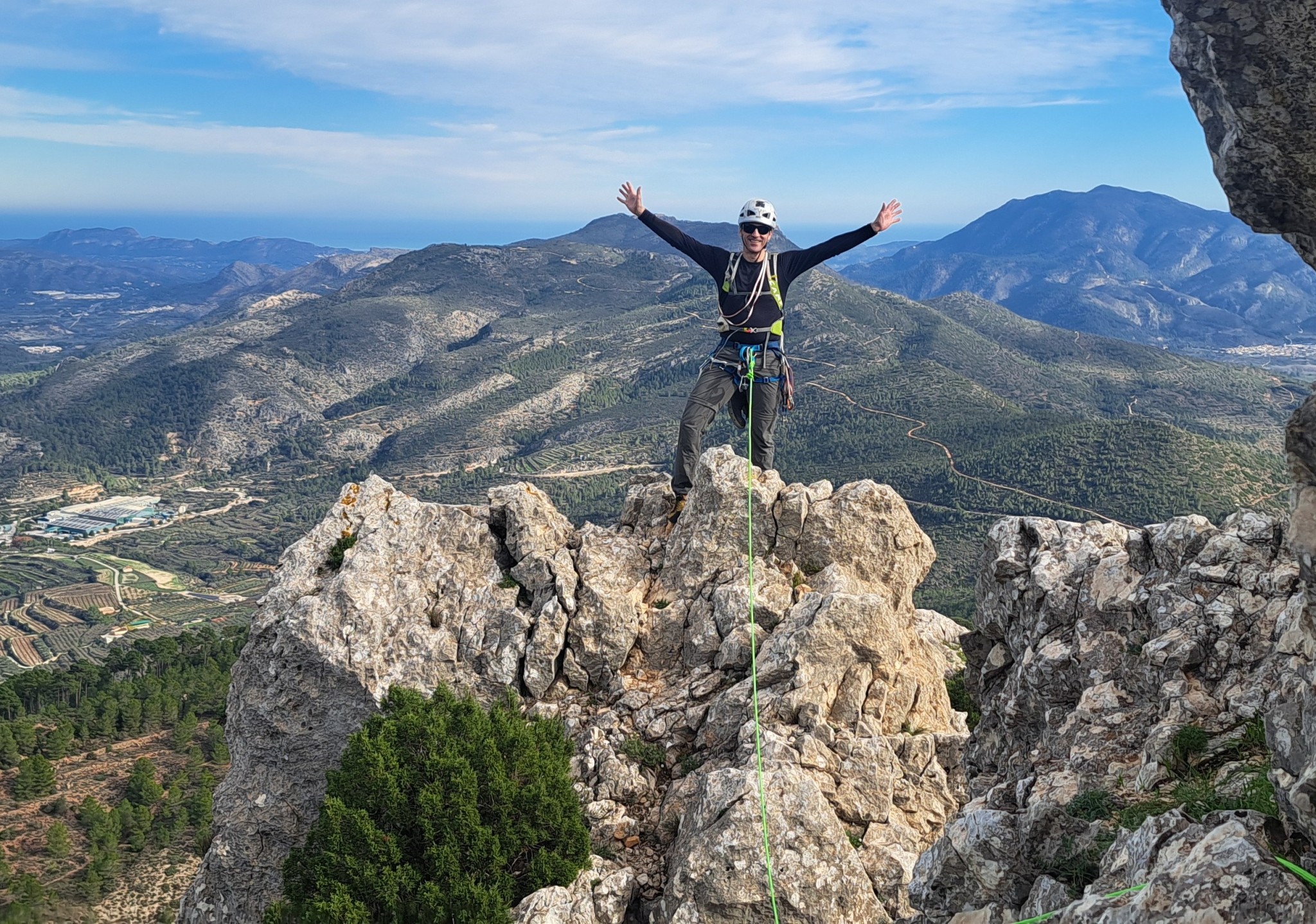 Cresta de Benicadell (900m/4º`)-Escalada en roca en ele mediterraneo