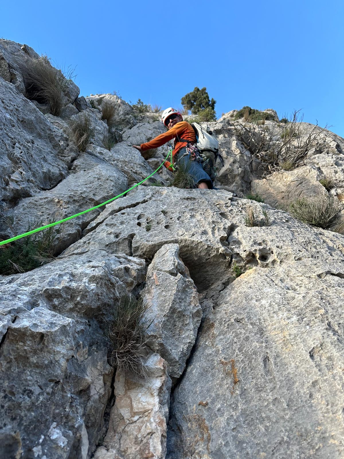 Cresta de Benicadell (900m/4º`)-Escalada en roca en ele mediterraneo