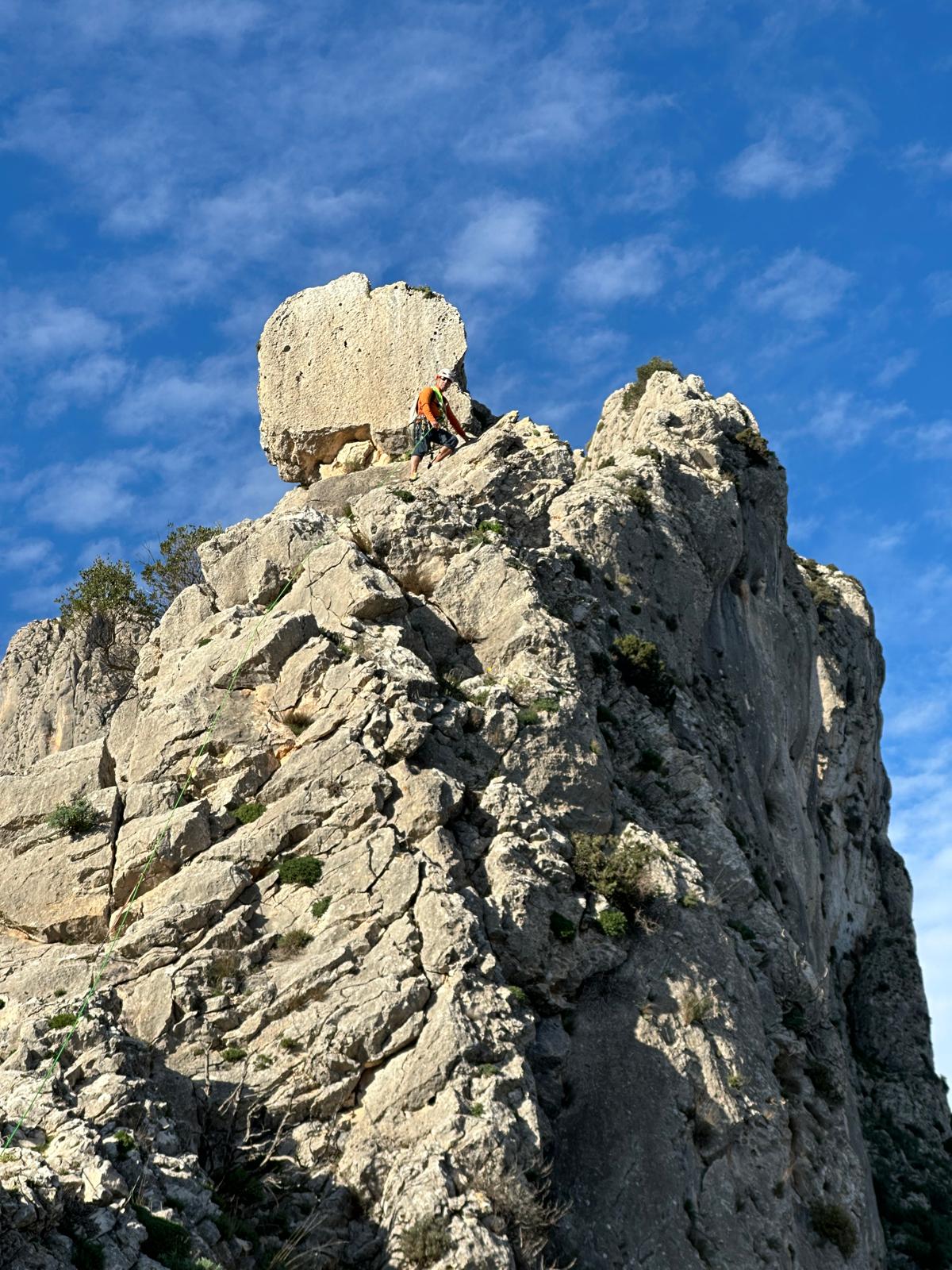 Cresta de Benicadell (900m/4º`)-Escalada en roca en ele mediterraneo