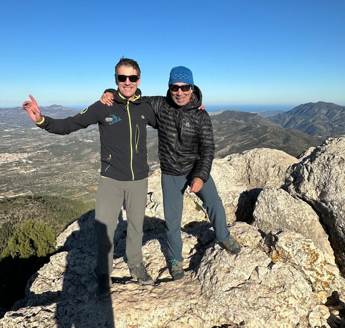 Cresta de Benicadell (900m/4º`)-Escalada en roca en ele mediterraneo