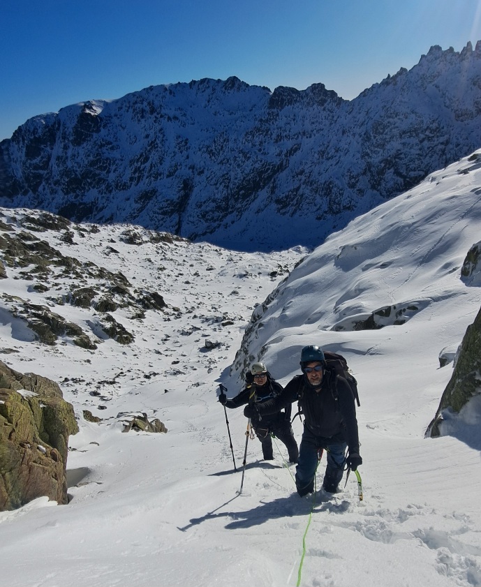 La Galana (2563m) por la Canal de la Muesca (60º max)-Sierra de Gredos